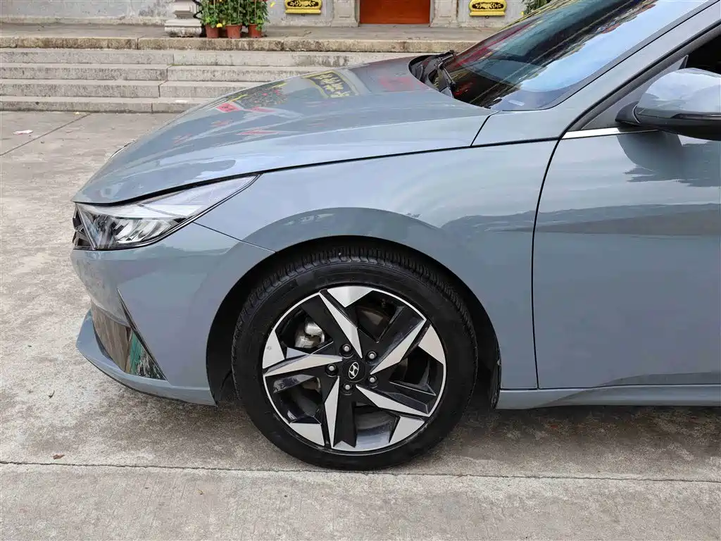Hyundai Elantra 2021 — фото 27