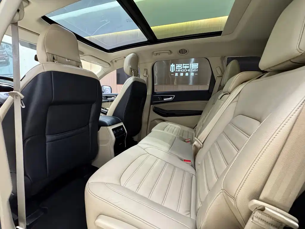 Ford Edge 2017 — фото 10