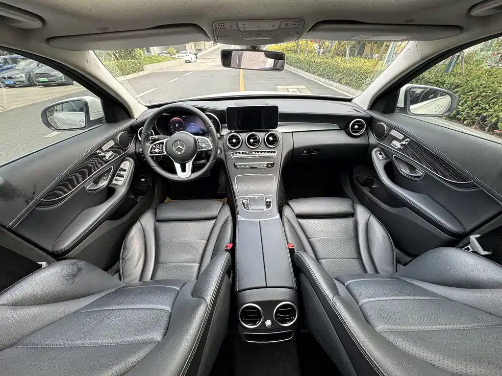 Mercedes-Benz C-Class 2019 — фото 15