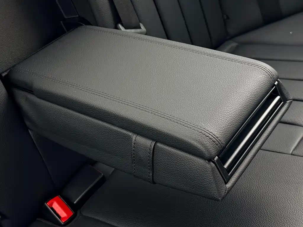 Mercedes-Benz E-Class 2015 — фото 17