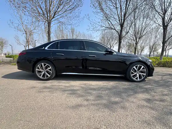 Mercedes-Benz E-Class 2025
