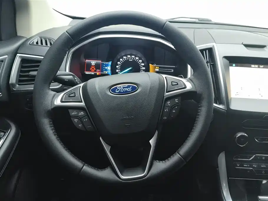 Ford Edge 2019 — фото 15