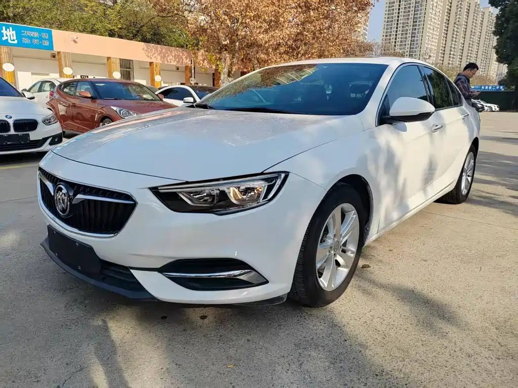 Buick Regal 2019 — фото 1