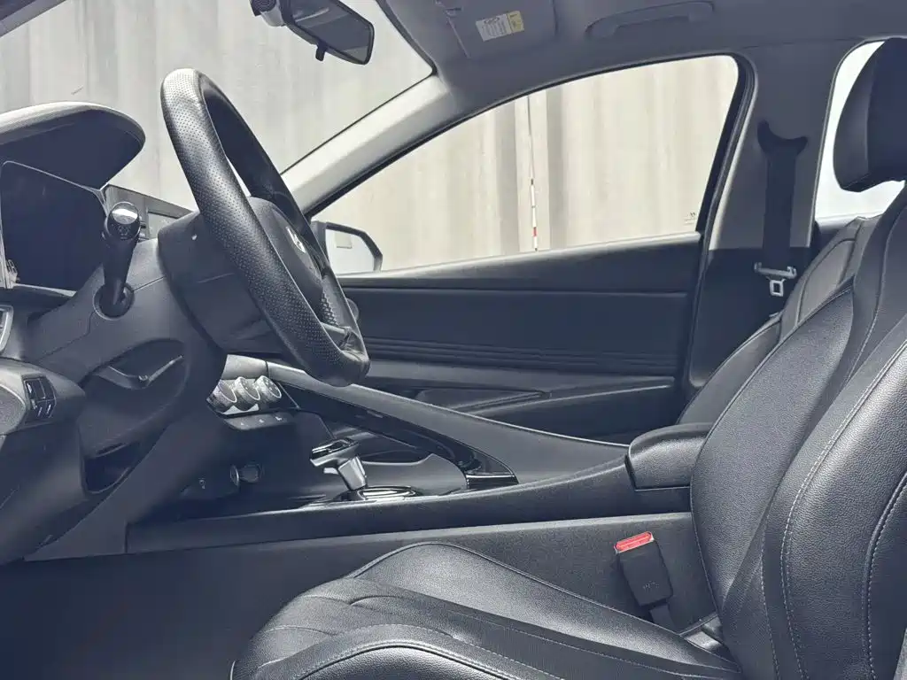 Hyundai Elantra 2023