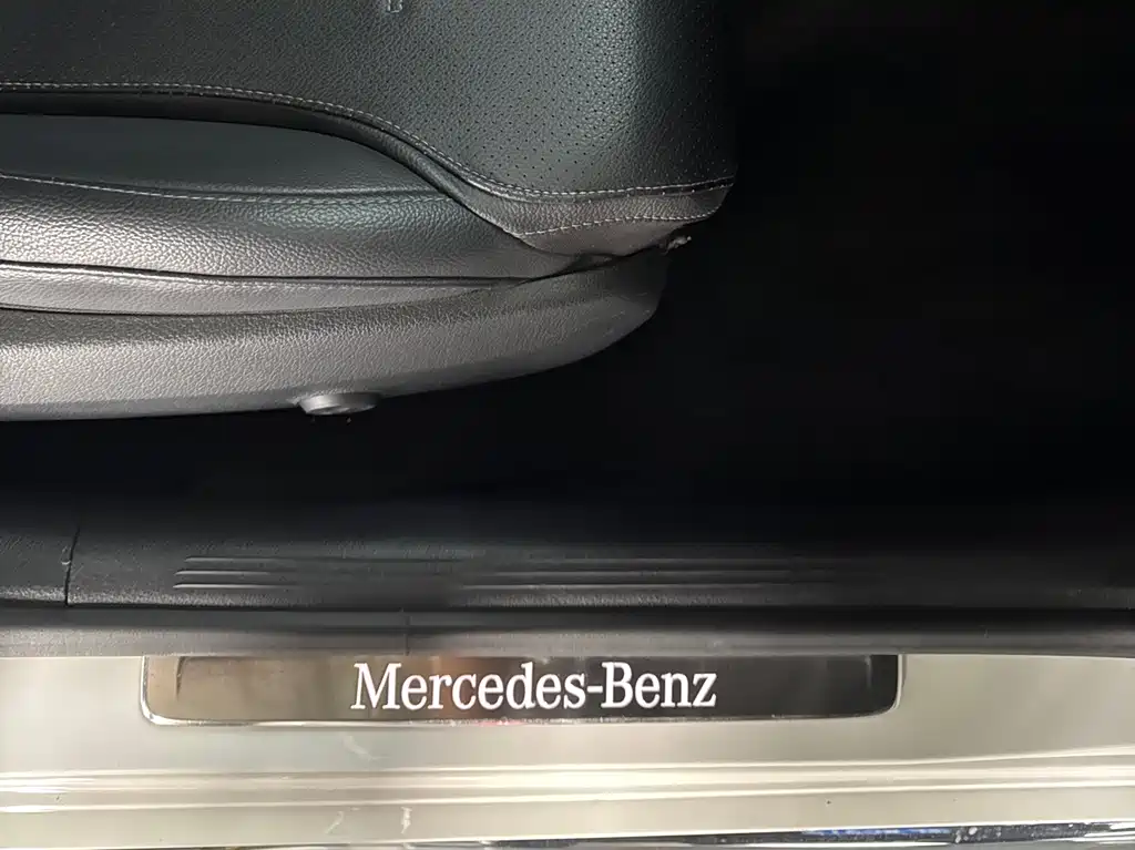 Mercedes-Benz C-Class 2023