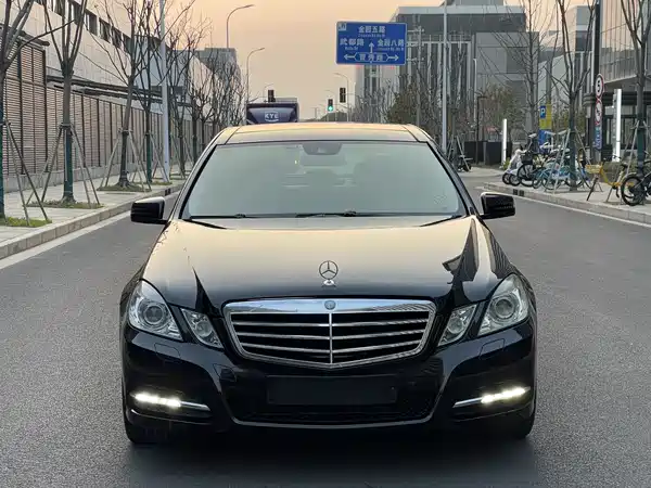Mercedes-Benz E-Class 2010