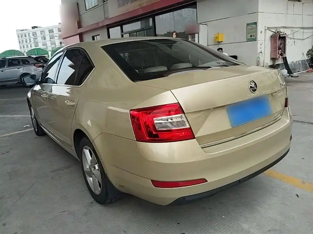 Skoda Octavia 2015 — фото 5