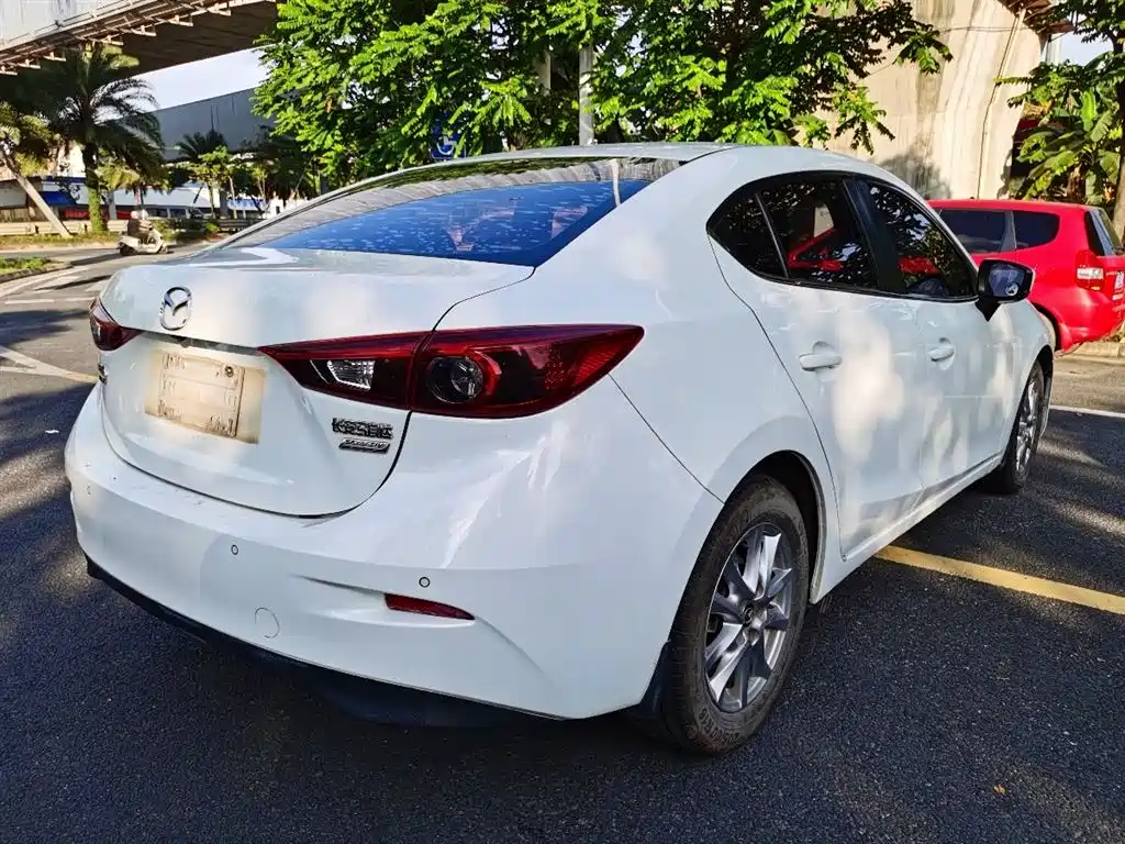 Mazda 3 Axela 2017 — фото 7