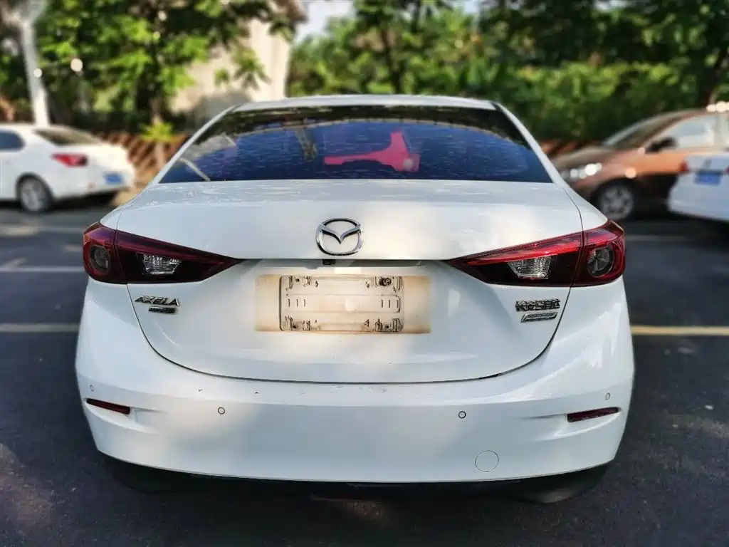 Mazda 3 Axela 2017 — фото 8