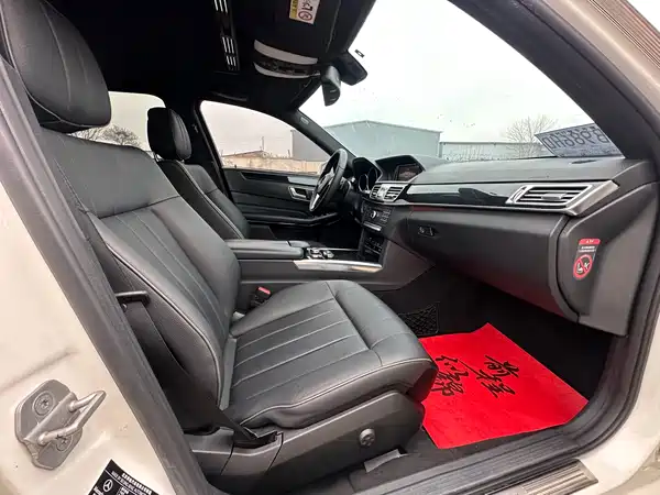 Mercedes-Benz E-Class 2015