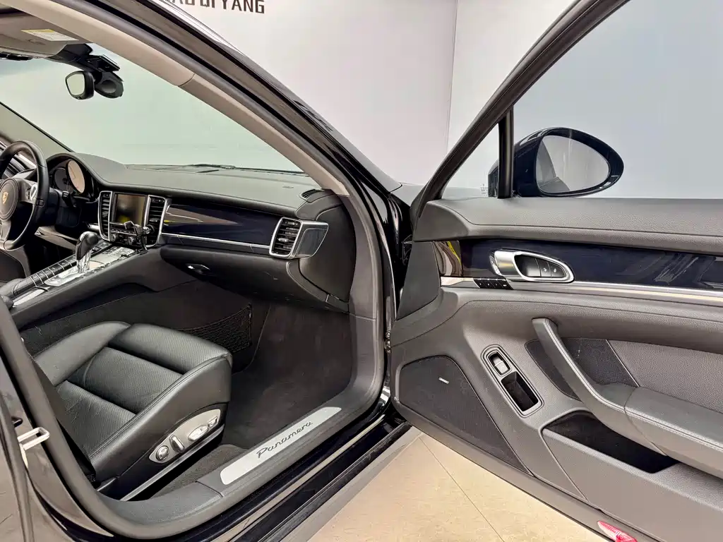Porsche Panamera 2016 — фото 16