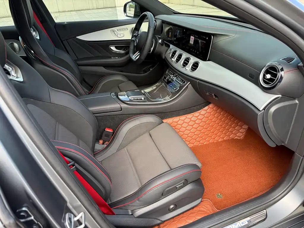 Mercedes-Benz E-Class AMG 2022 — фото 14
