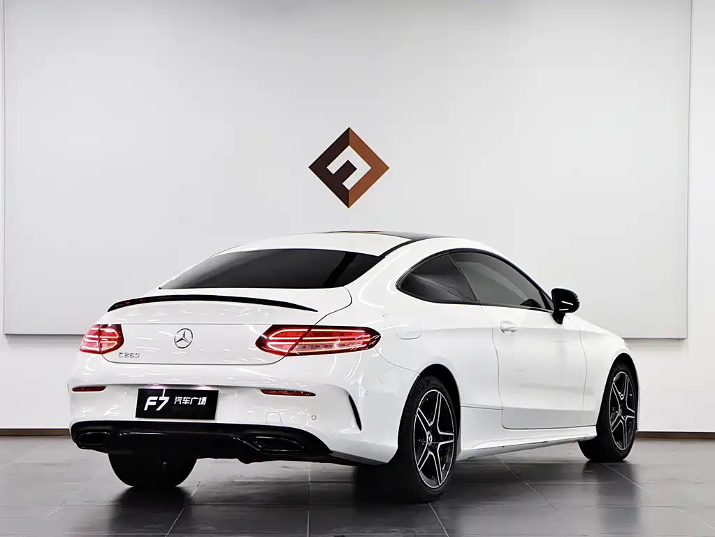 Mercedes-Benz C-Class 2022
