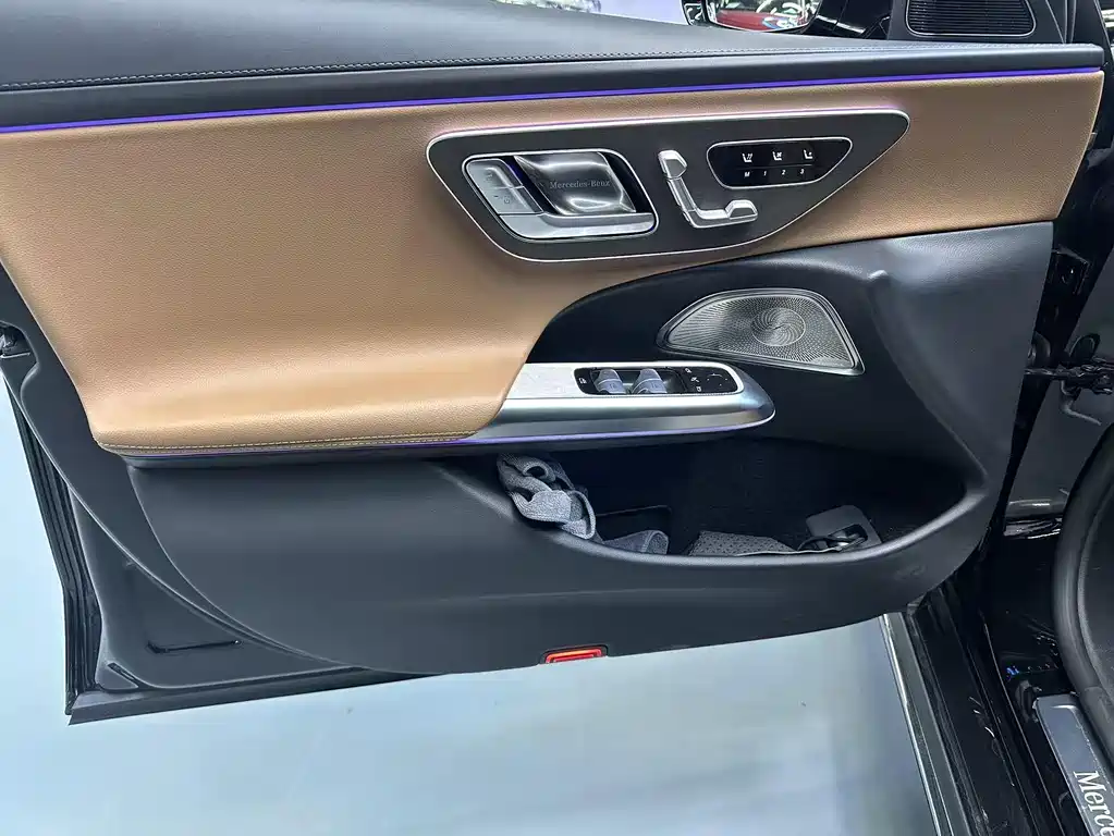 Mercedes-Benz E-Class 2025 — фото 14