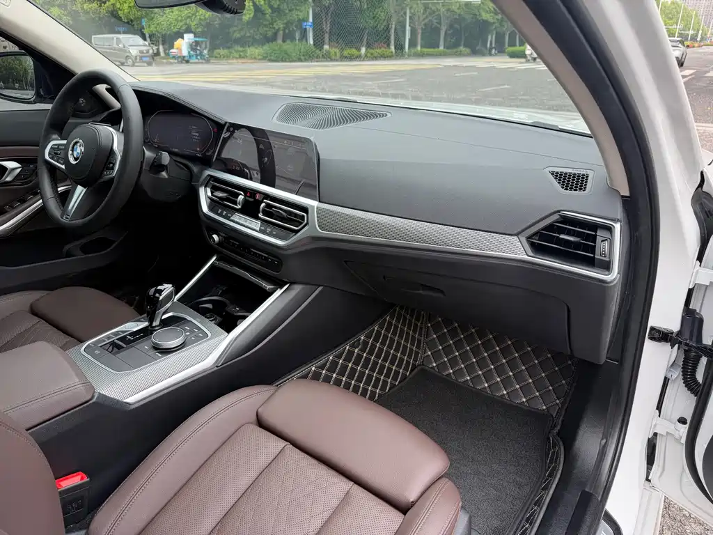BMW 3 Series 2022 — фото 15