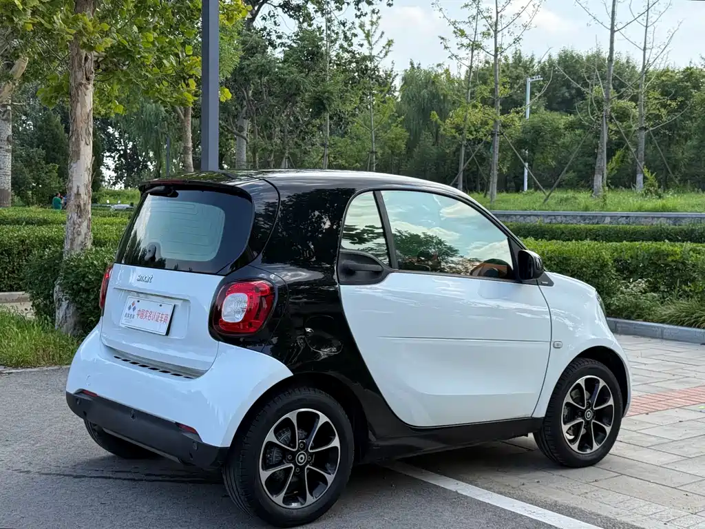 smart fortwo 2015 — фото 16