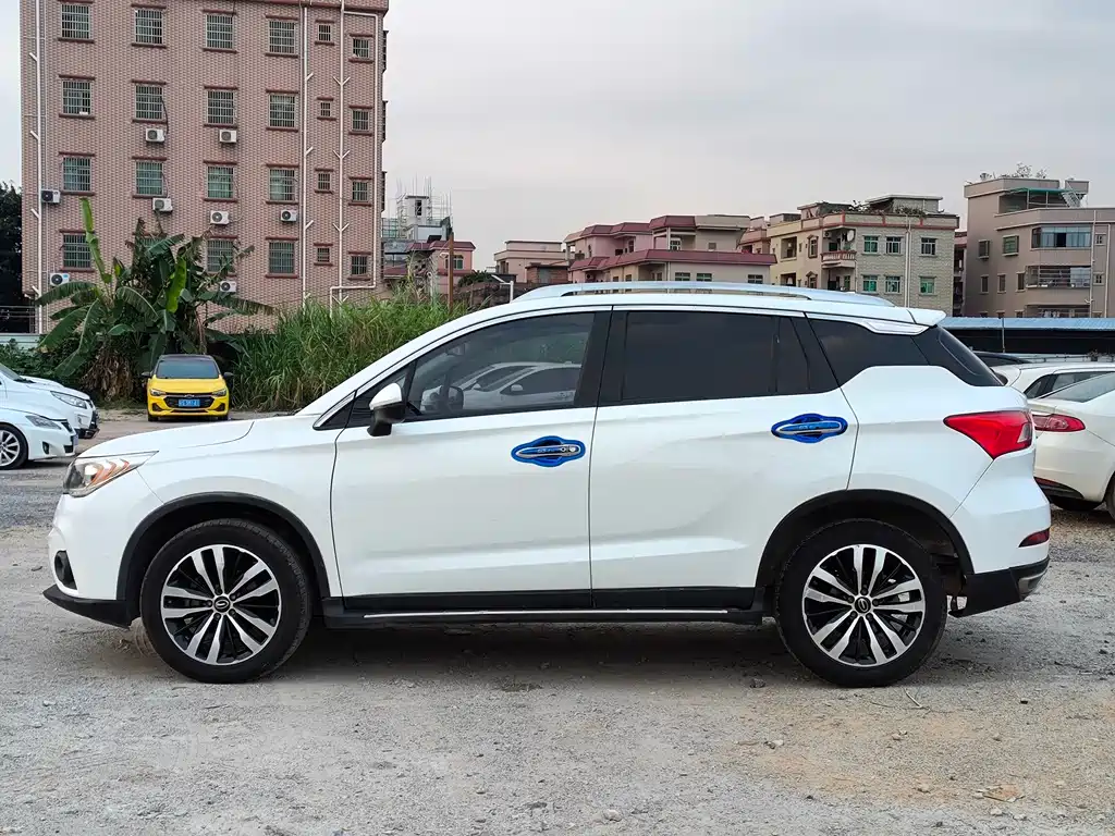 GAC Motor Trumpchi GS4 2017 — фото 4