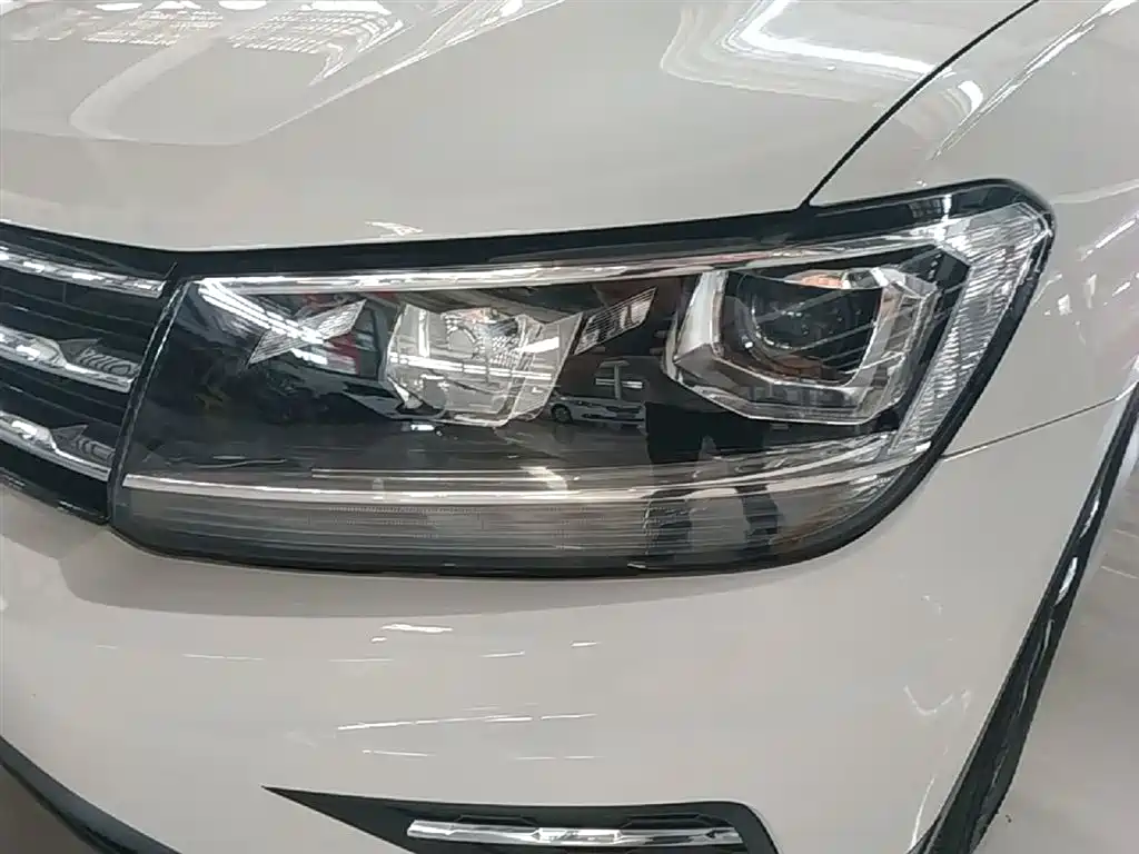 Volkswagen Tiguan L 2018 — фото 24