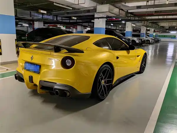 Ferrari F12berlinetta 2014