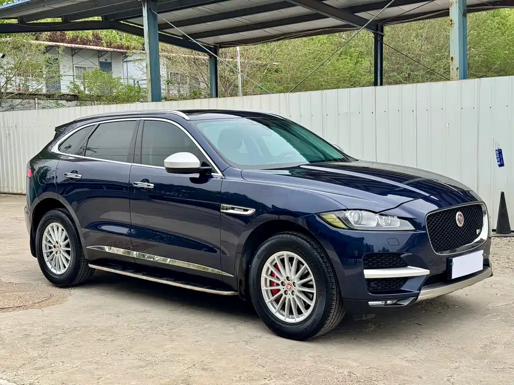 Jaguar F-PACE 2017 — фото 1