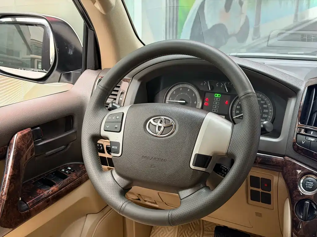 Toyota Land Cruiser 2016 — фото 11