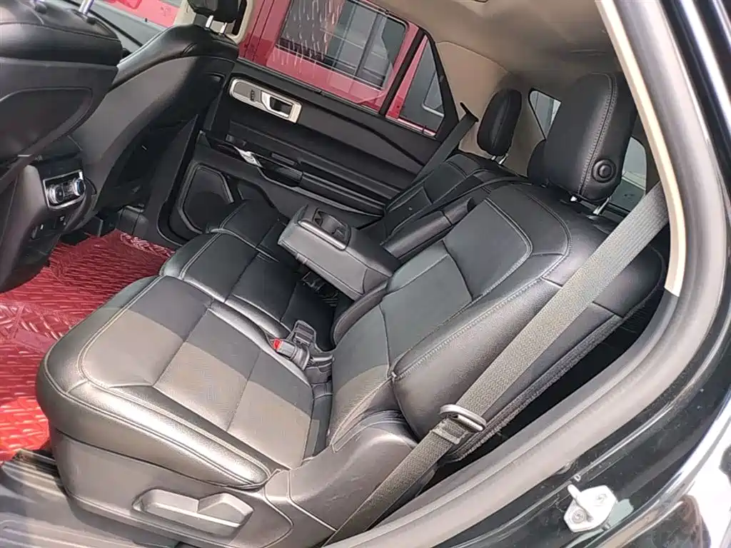 Ford Explorer 2022 — фото 17