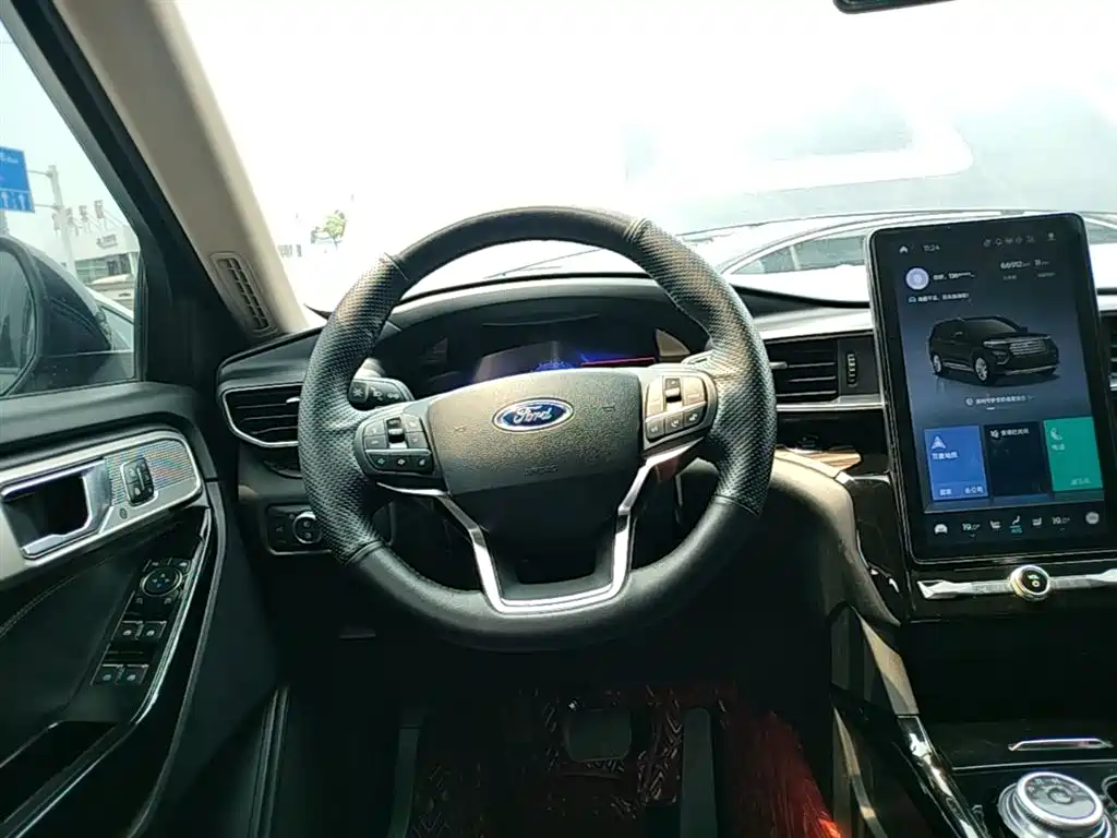Ford Explorer 2022 — фото 11