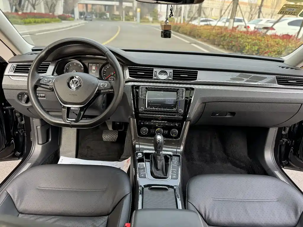 Volkswagen Passat 2016 — фото 6