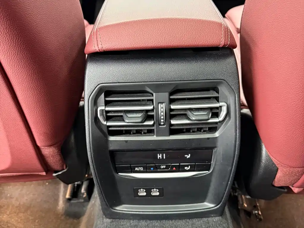 BMW 3 Series 2023 — фото 16