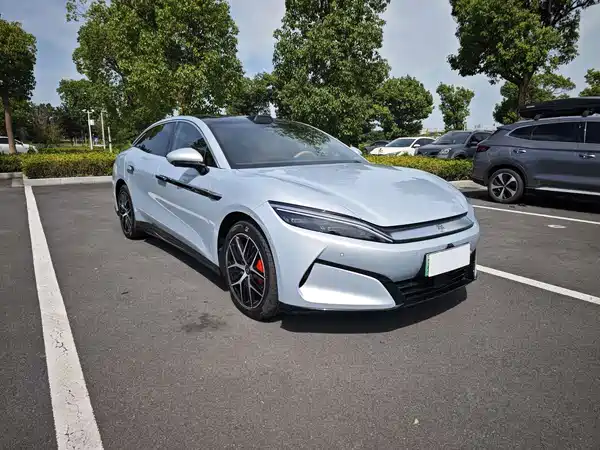 BYD Han L 2025