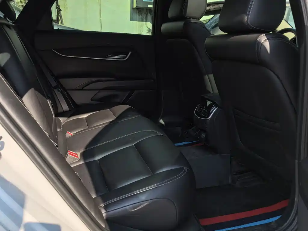 Cadillac XTS 2019 — фото 10