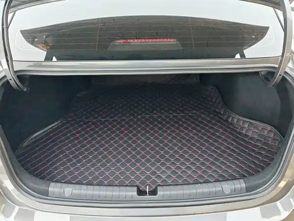 Geely Emgrand 2025