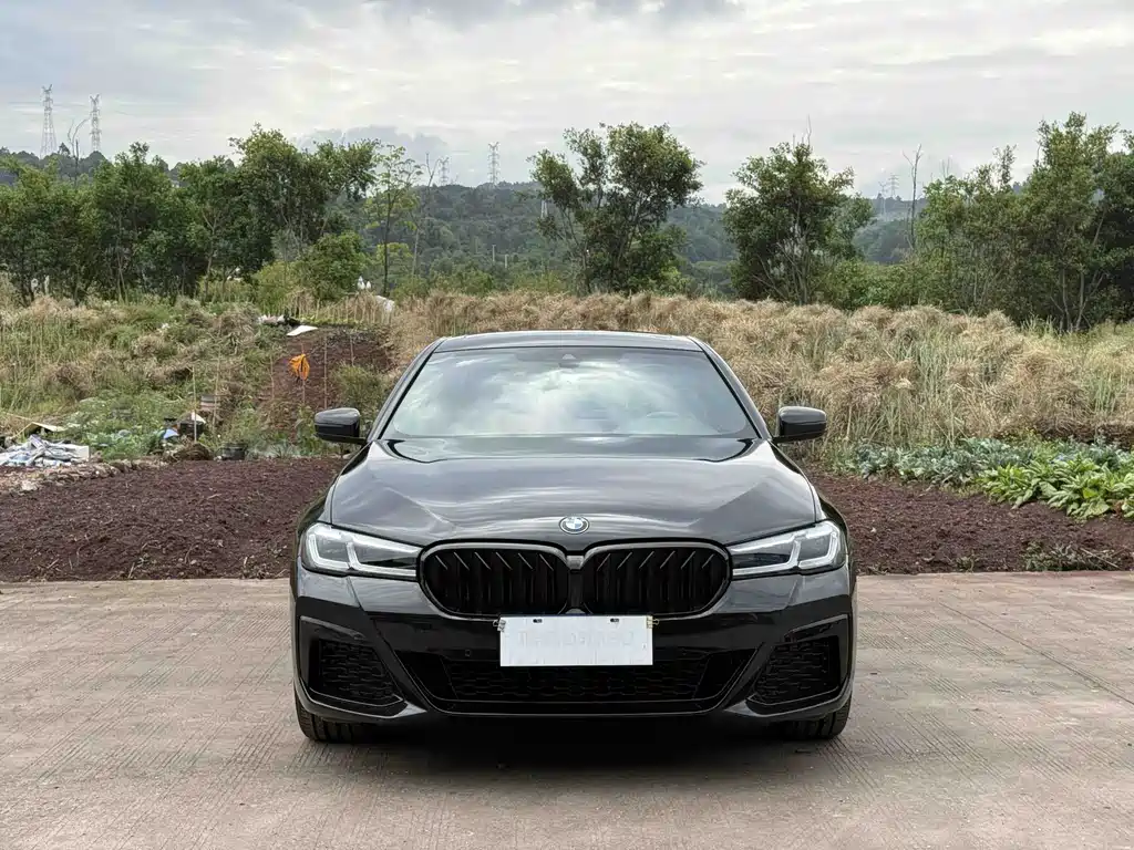 BMW 5 Series 2022 — фото 18