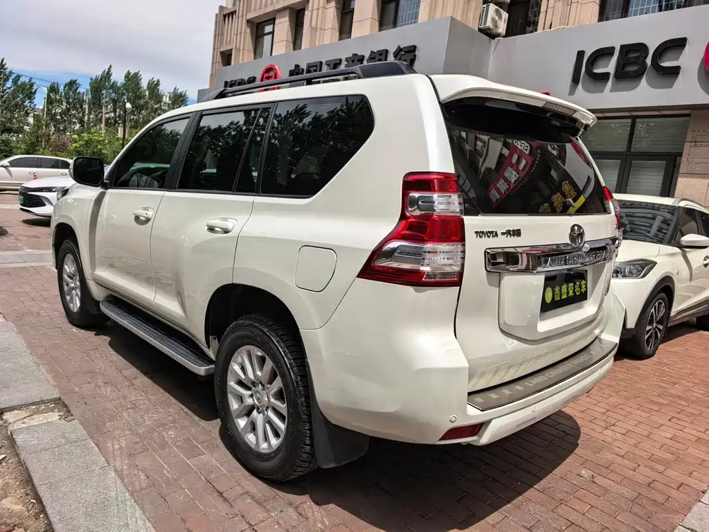 Toyota Prado 2017 — фото 6