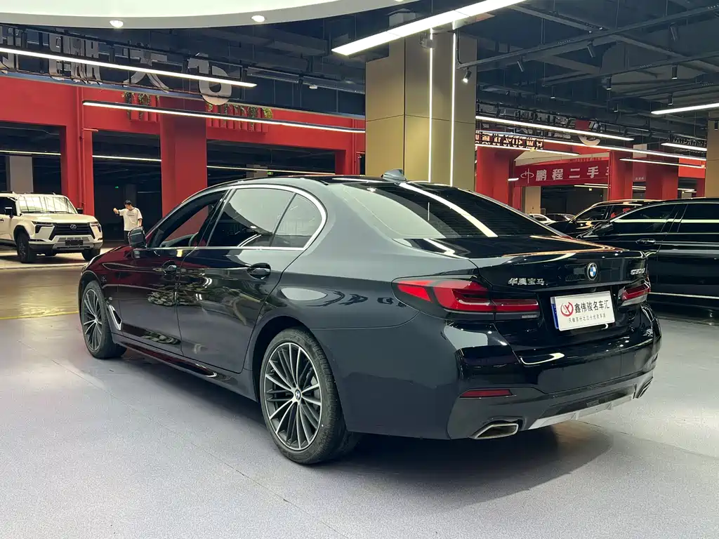 BMW 5 Series 2023 — фото 18