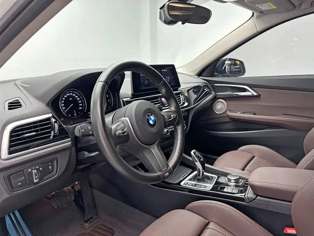 BMW 1 Series 2022 — фото 13