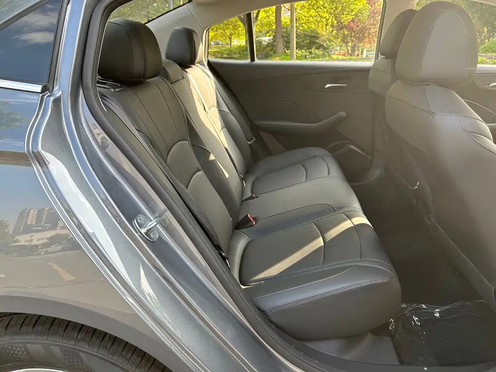 Roewe i5 — фото 10