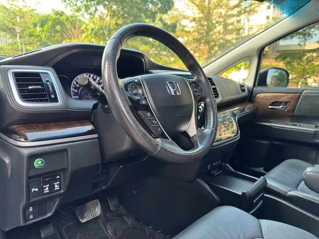 Honda Odyssey 2018 — фото 12
