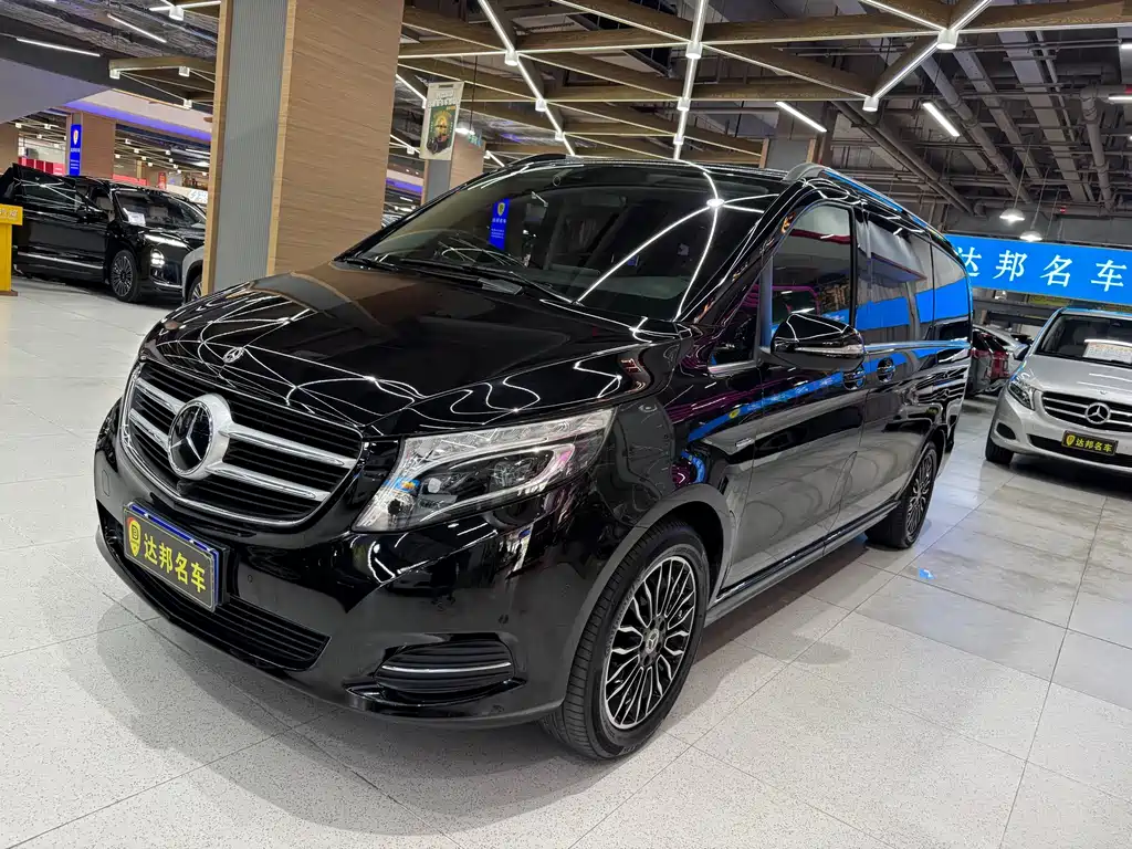 Mercedes-Benz V-Class 2020 — фото 1