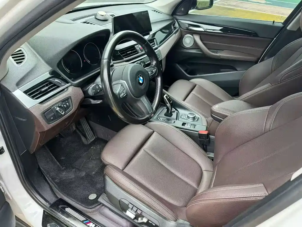 BMW X1 2022 — фото 3