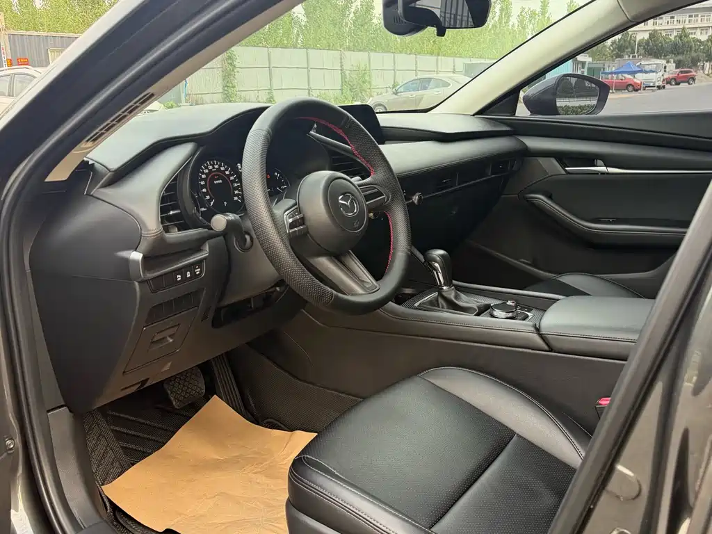 Mazda 3 Axela 2022