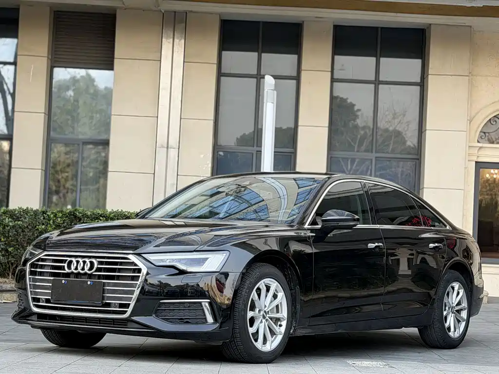 Audi A6L 2021 — фото 1