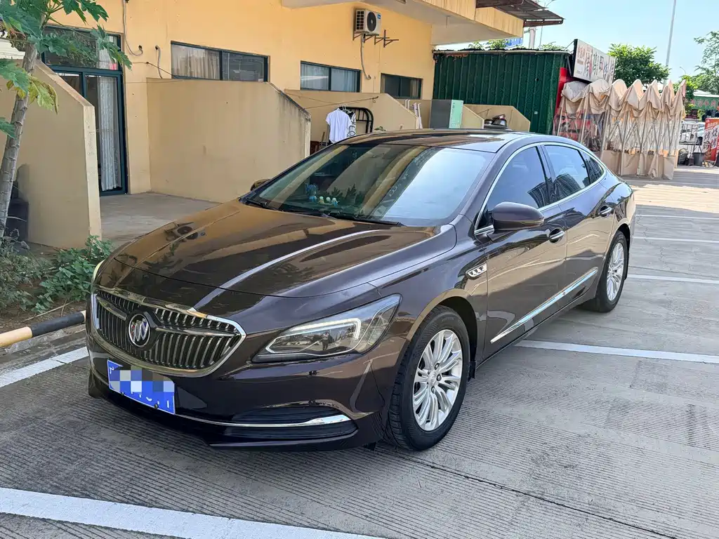 Buick LaCrosse 2018 — фото 1