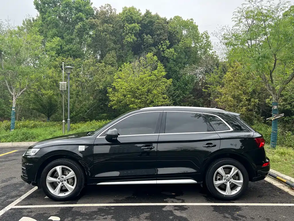 Audi Q5L 2021