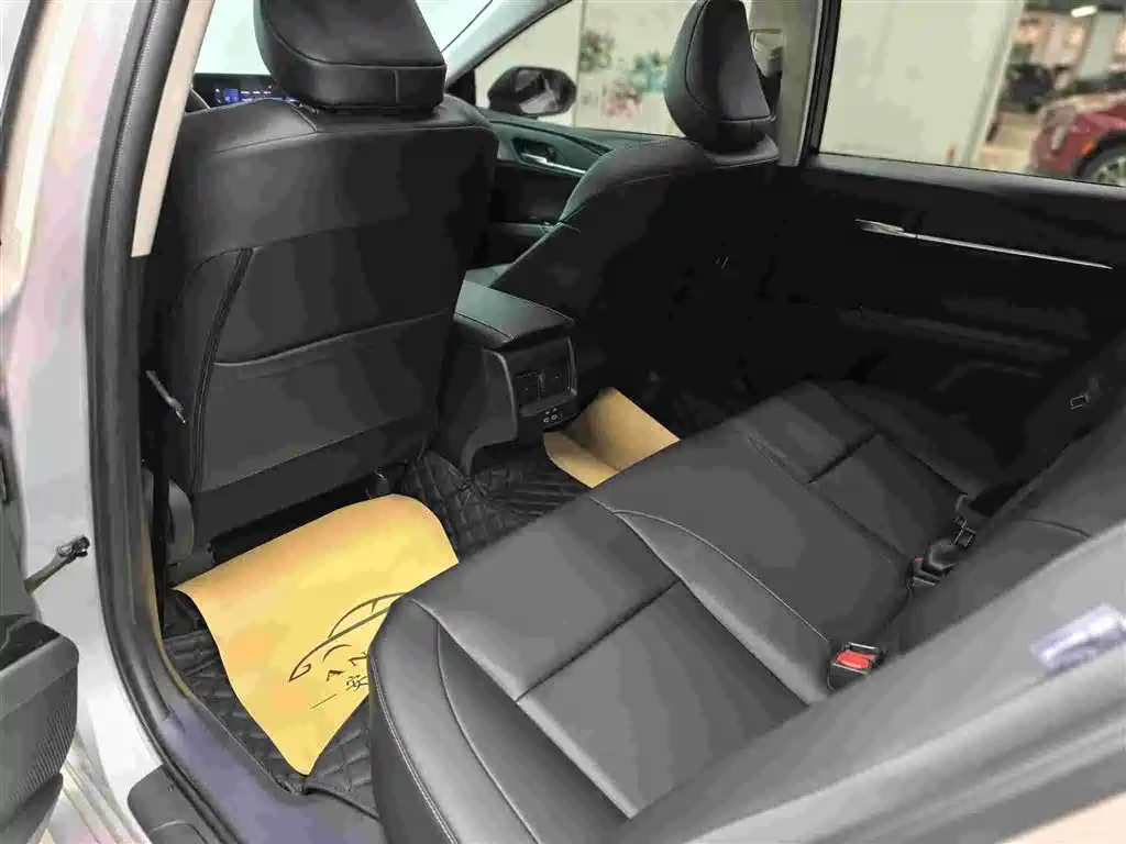 Toyota Camry 2025 — фото 14