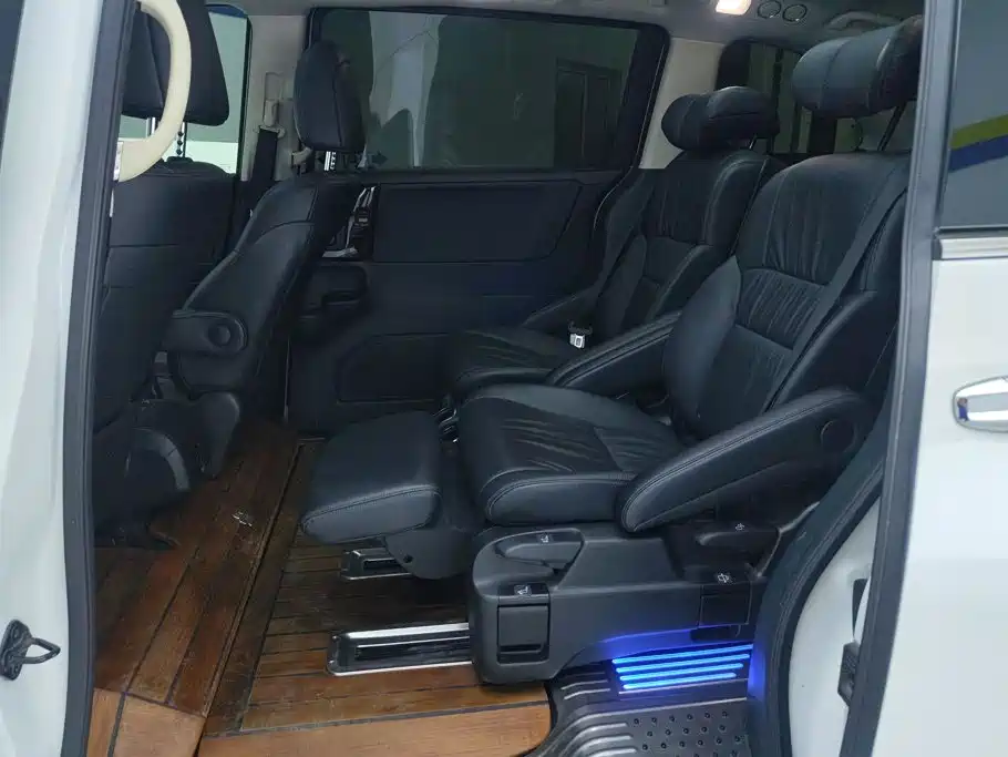 Honda Odyssey 2018 — фото 11