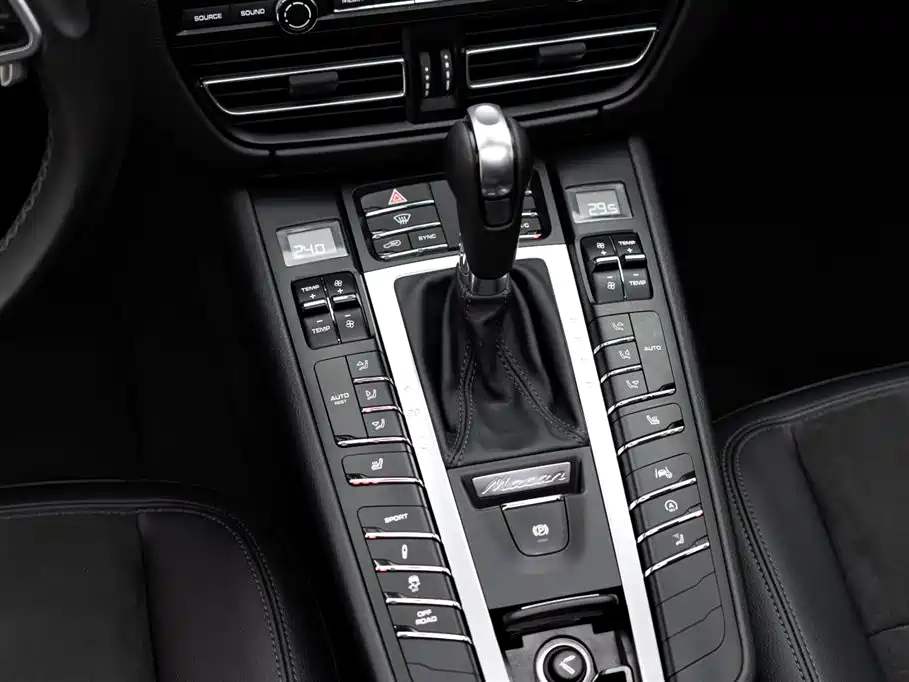 Porsche Macan 2021 — фото 13