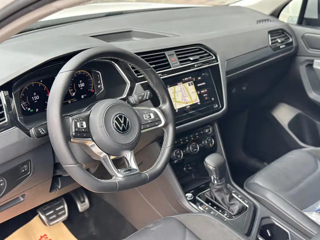 Volkswagen Tiguan L 2021 — фото 9