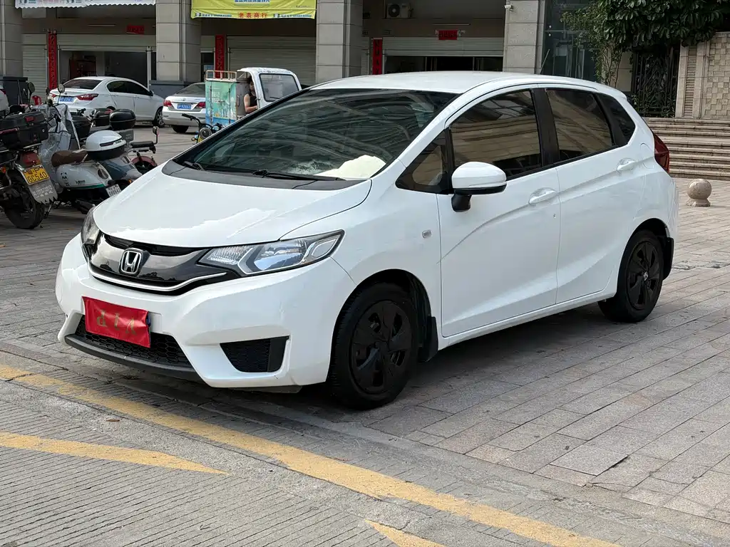 Honda Fit 2017 — фото 1