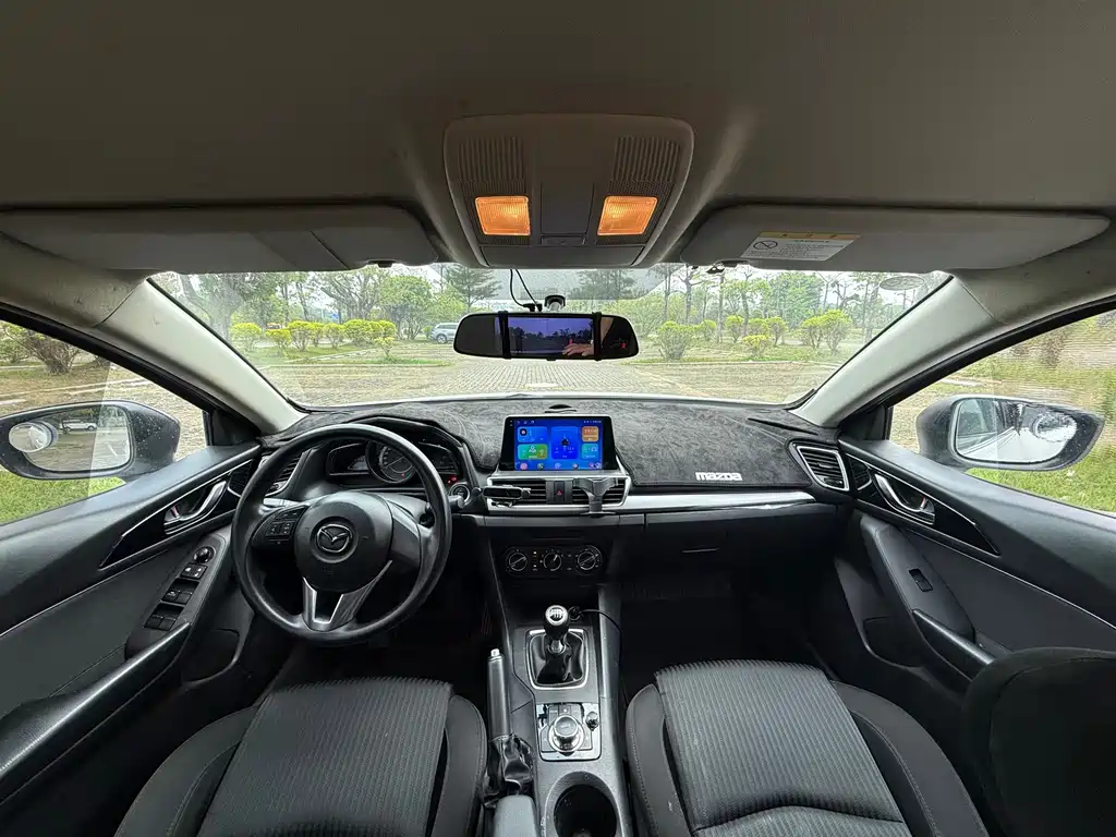 Mazda 3 Axela 2016 — фото 14